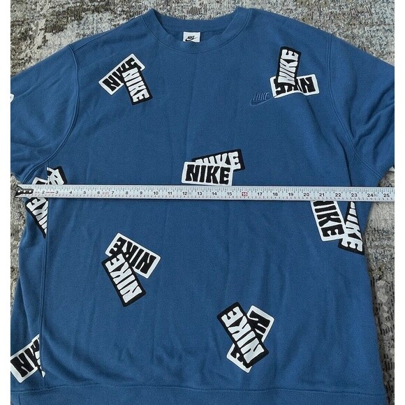 Nike Sports Essentialls All Over Sticker Print Sweatshirt Mens XL Blue - Picture 6 of 6